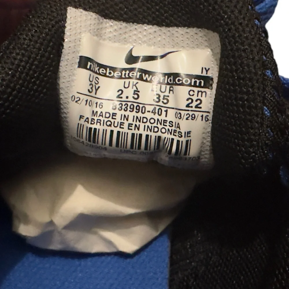 NIKE YOUTH FREE RUNNING BLUE WHITE BOYS SHOES SIZE 3Y - Picture 6 of 7